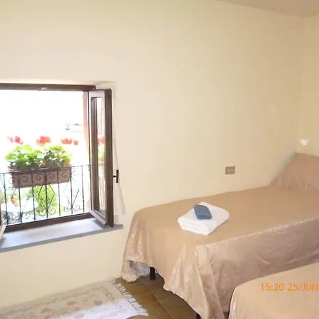 Tuscan Hilltop * Motrone
